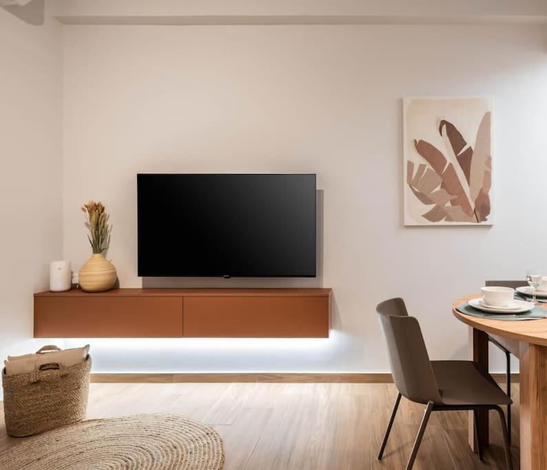 Apartment Delightful Sense 2bd In Kolonaki 7 Min To Metro Athens